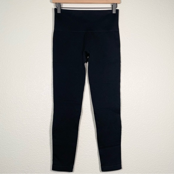 Spanx Look At Me Now Cropped Leggings - Picture 3 of 7